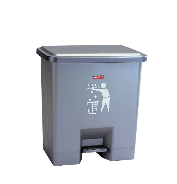 C-34 Wide Step on Dustbin 15 Litre Clean