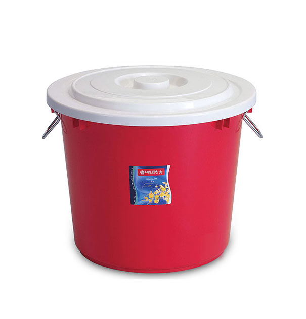 PC-17 Pail 32 Litre w/ Cover & Chrome Handle